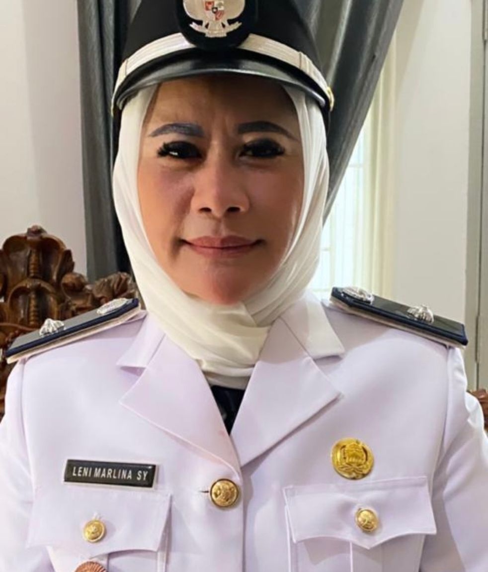 LENI MARLINA