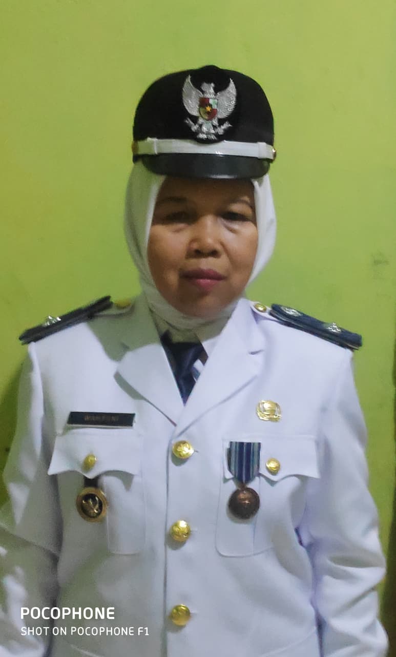 WAHYUNI (LURAH AIR BATU)