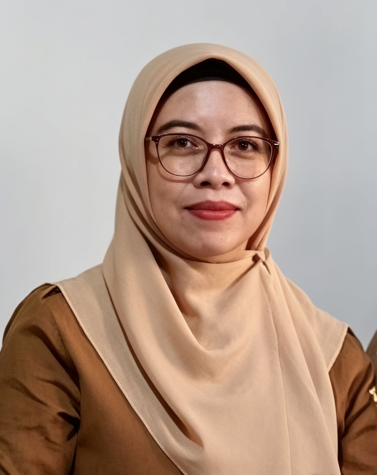 ELVI PURNAMASARI  (LURAH TANAH MAS) 